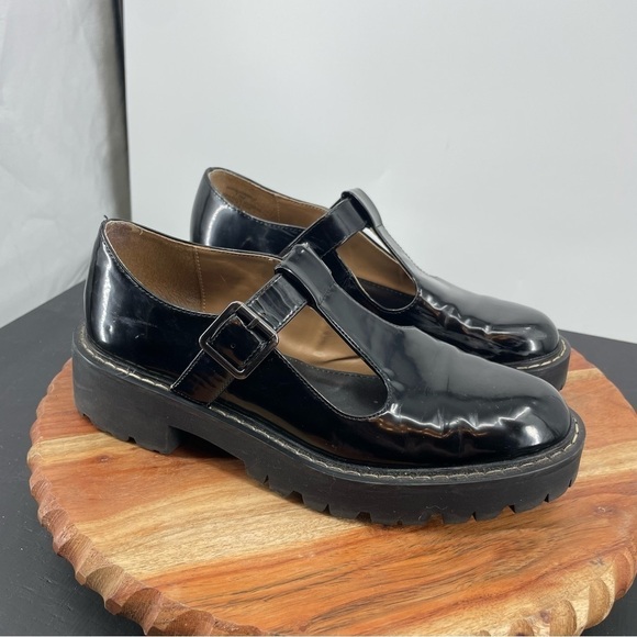 Madden girl Janne shoes, size 7.5 black patent leather T-Strap lug soles - Picture 3 of 10